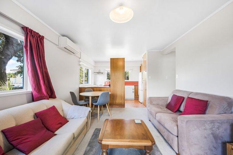 Photo of property in 14a Kowhai Road, Campbells Bay, Auckland, 0630