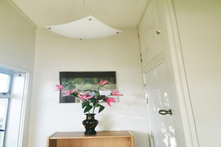 Photo of property in 39a Forrest Hill Road, Milford, Auckland, 0620