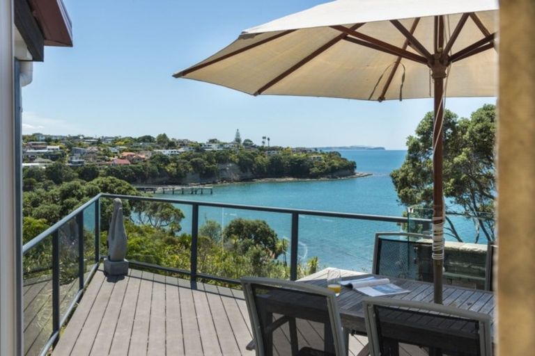 Photo of property in 7 Bournemouth Terrace, Murrays Bay, Auckland, 0630