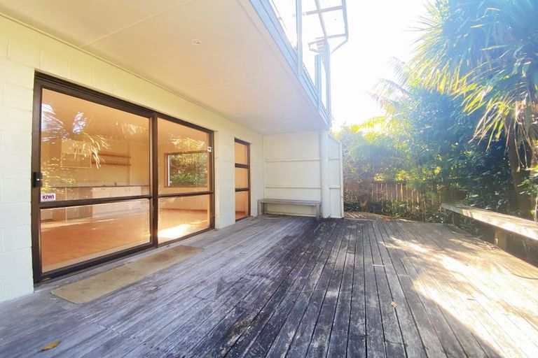 Photo of property in 1/28 Rangitoto Terrace, Milford, Auckland, 0620