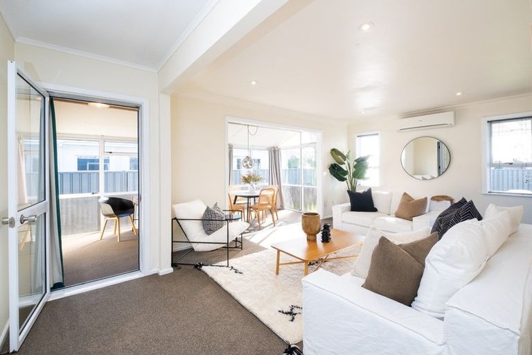 Photo of property in 27 Meeanee Road, Taradale, Napier, 4112