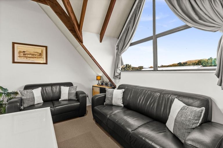 Photo of property in 17 Gilmour Place, Taradale, Napier, 4112