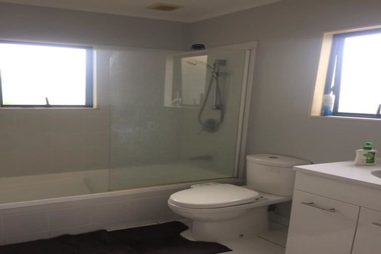 Photo of property in 5 Albizia Avenue, Henderson, Auckland, 0612