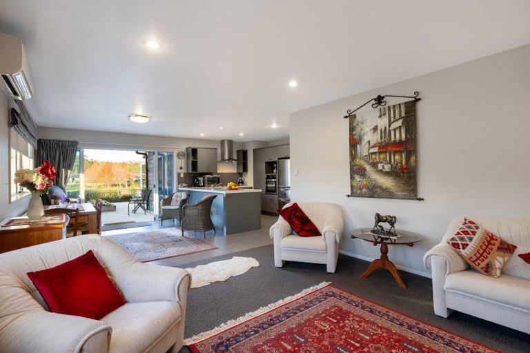 Photo of property in 31 Scoria Close, Pyes Pa, Tauranga, 3112