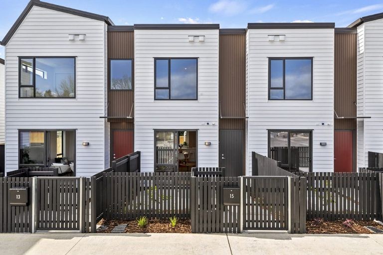 Photo of property in 15 Isabella Lane, Henderson, 0610