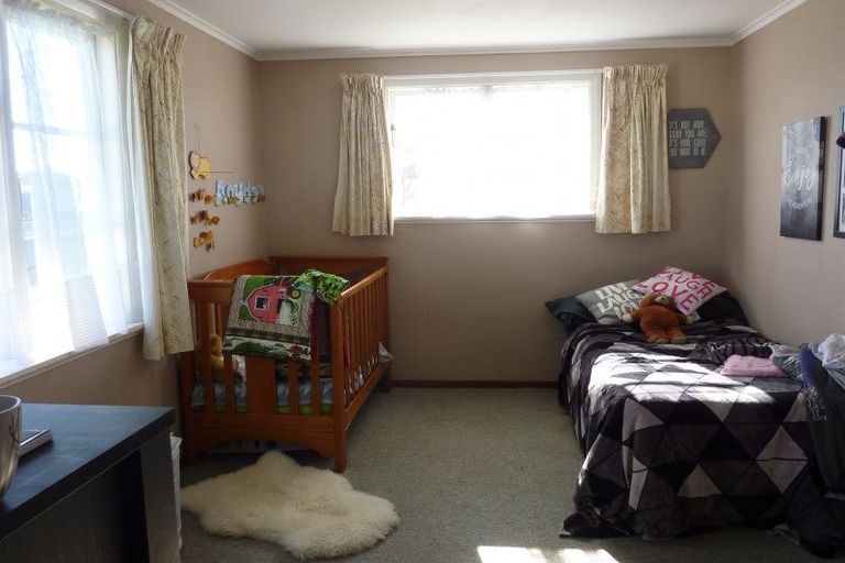 Photo of property in 1 Laurent Vc Street, Hawera, 4610