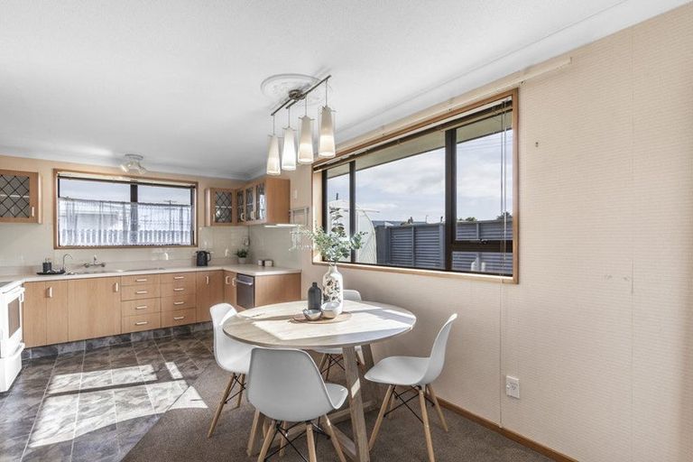 Photo of property in 37 Renfrew Street, Waikiwi, Invercargill, 9810