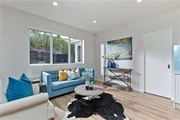 Photo of property in 51 Harvest Avenue, Orewa, 0931