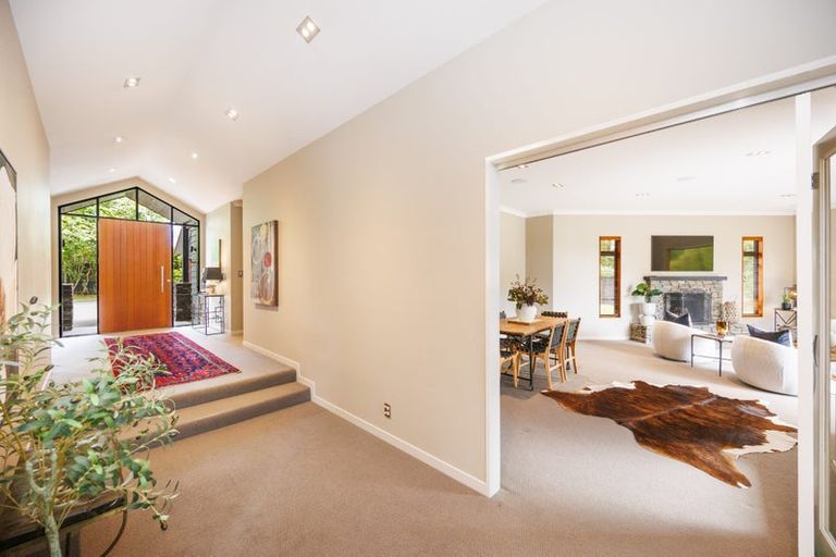Photo of property in 7 Titirangi Drive, Fitzherbert, Palmerston North, 4471