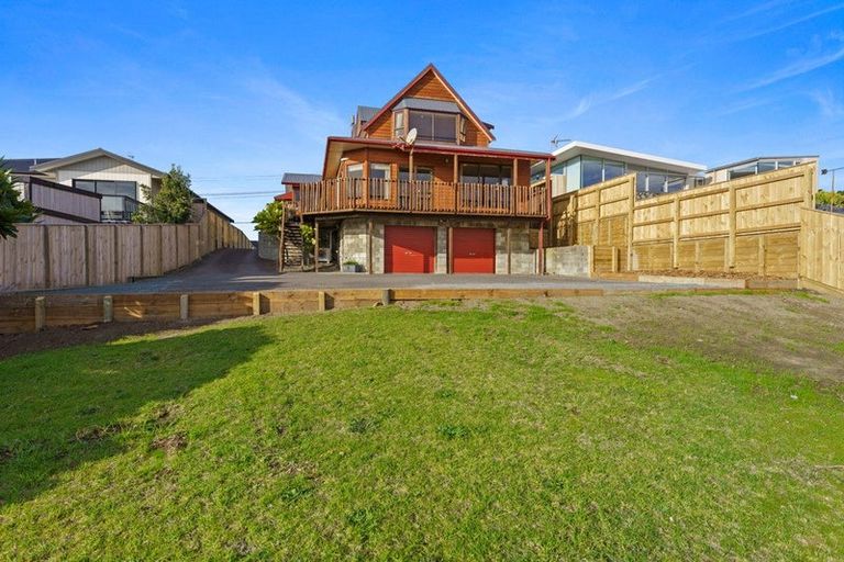 Photo of property in 128 Seaview Road, Paraparaumu Beach, Paraparaumu, 5032