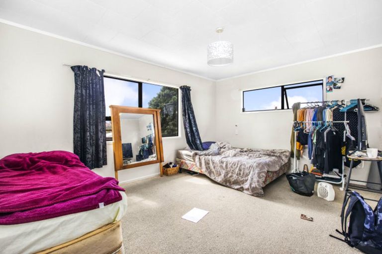 Photo of property in 6 Southview Place, Wattle Downs, Auckland, 2102