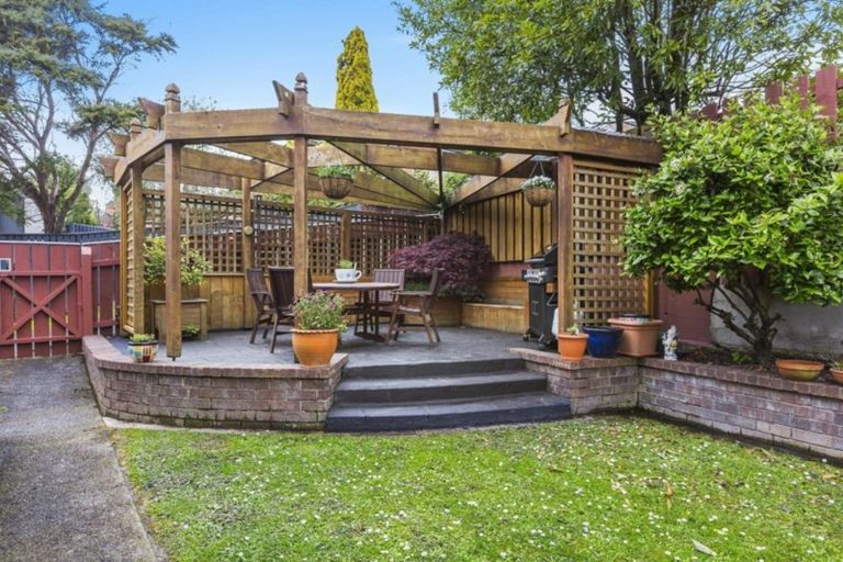 Photo of property in 89 Glenross Street, Glenross, Dunedin, 9011