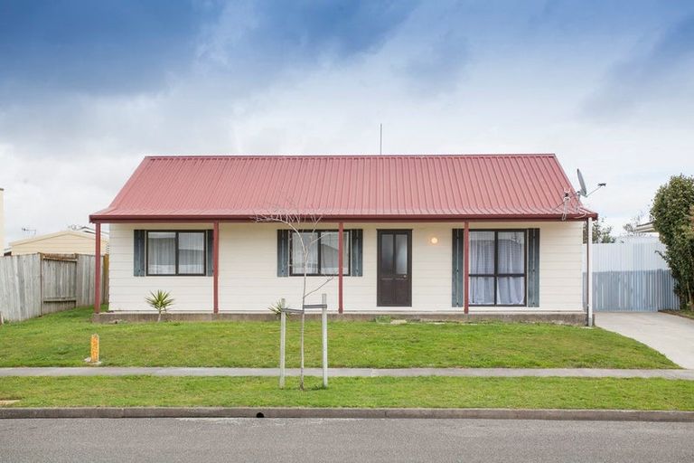 Photo of property in 79 Hillcrest Drive, Kelvin Grove, Palmerston North, 4414