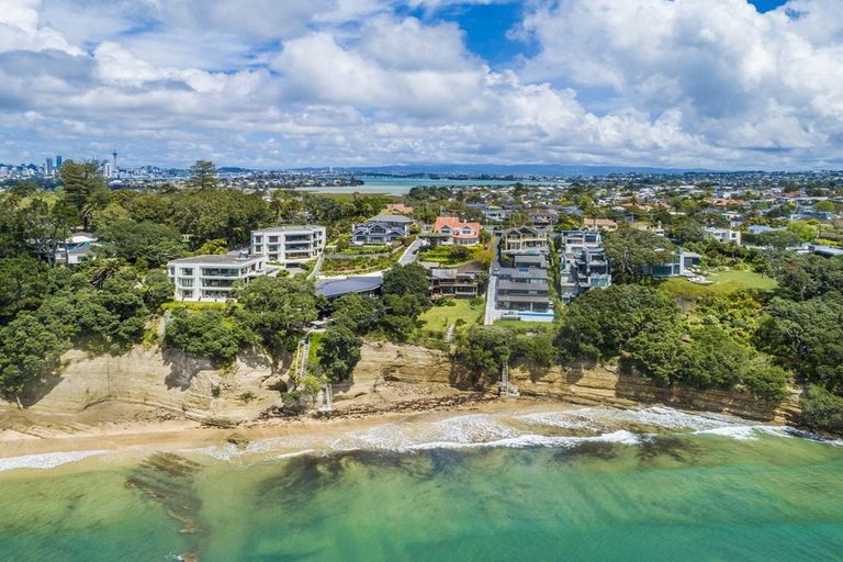 Photo of property in 220a Lake Road, Hauraki, Auckland, 0622