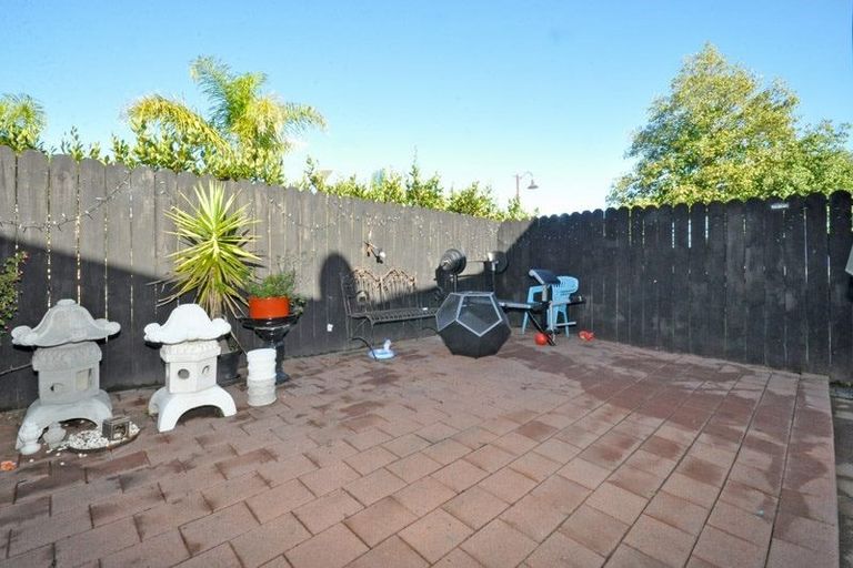 Photo of property in 9/70 Fernhill Way, Oteha, Auckland, 0632