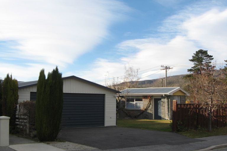 Photo of property in 1 Syndic Street, Cromwell, 9310