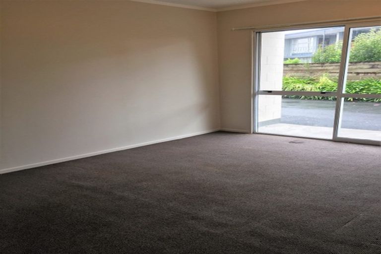 Photo of property in 1/3 Tralee Place, Hillcrest, Hamilton, 3216