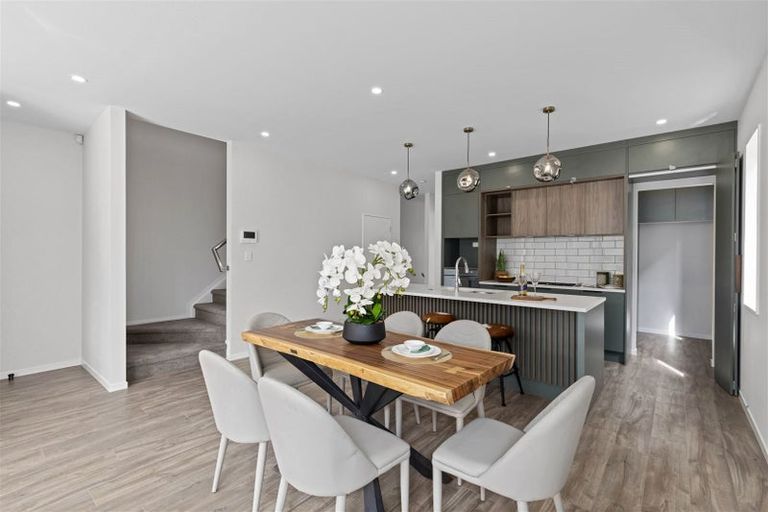 Photo of property in 43 Sunnyheights Road, Orewa, 0931