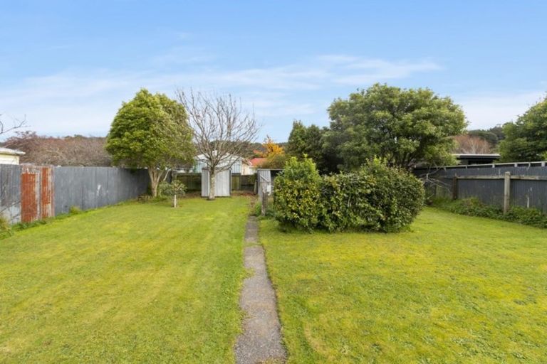 Photo of property in 47 Wellington Road, Wainuiomata, Lower Hutt, 5014