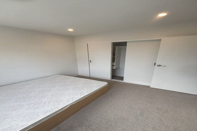 Photo of property in 49e Oaktree Avenue, Browns Bay, Auckland, 0630