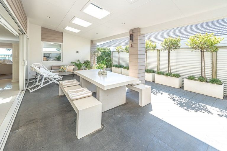 Photo of property in 16 Egmont Street, Patea, 4520