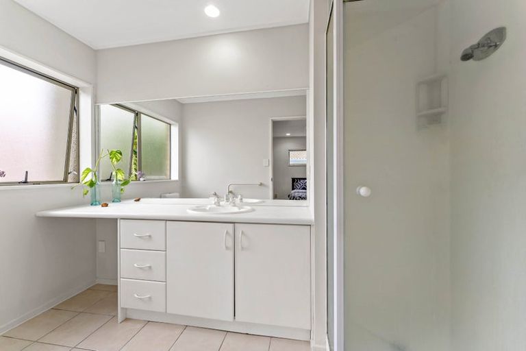 Photo of property in 1/238 Botany Road, Golflands, Auckland, 2013