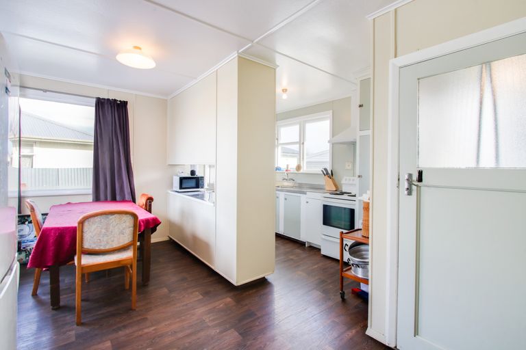 Photo of property in 31 Cottrell Crescent, Onekawa, Napier, 4110