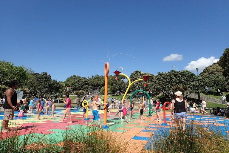 Photo of property in 14 Garden Road, Raumati Beach, Paraparaumu, 5032