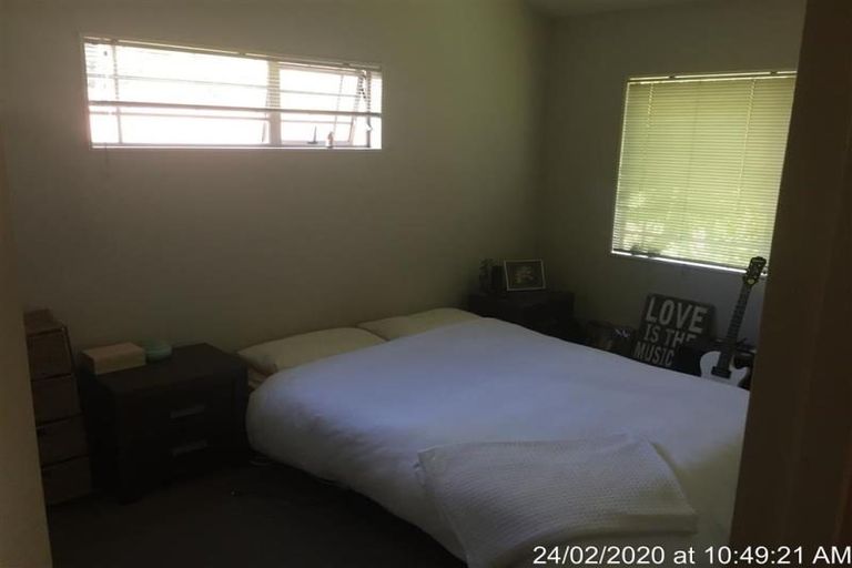 Photo of property in 86b Colwill Road, Massey, Auckland, 0614