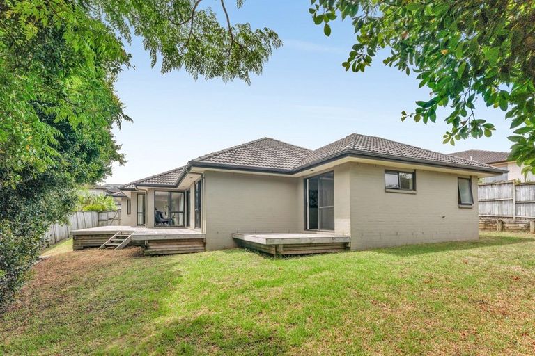 Photo of property in 3 Bilancia Place, Flat Bush, Auckland, 2016