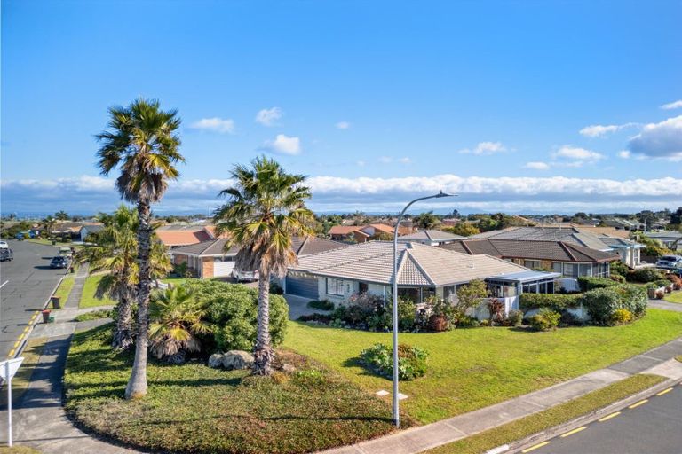 Photo of property in 2 Lotus Avenue, Mount Maunganui, 3116