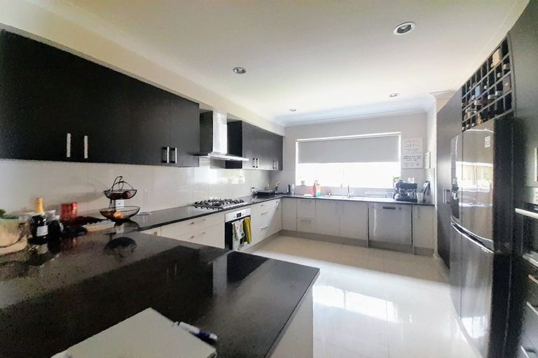 Photo of property in 10 Muirlea Drive, Flat Bush, Auckland, 2016