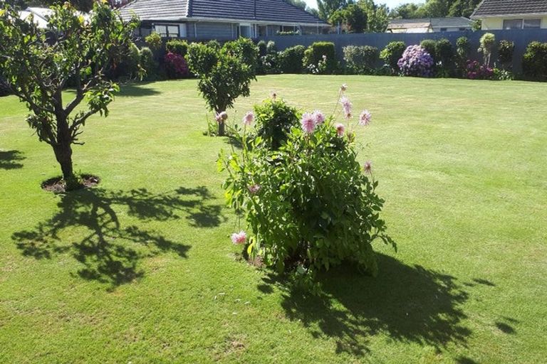 Photo of property in 107 Grimseys Road, Redwood, Christchurch, 8051