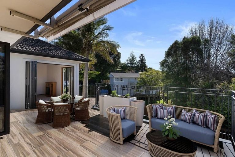 Photo of property in 90 Pah Road, Cockle Bay, Auckland, 2014