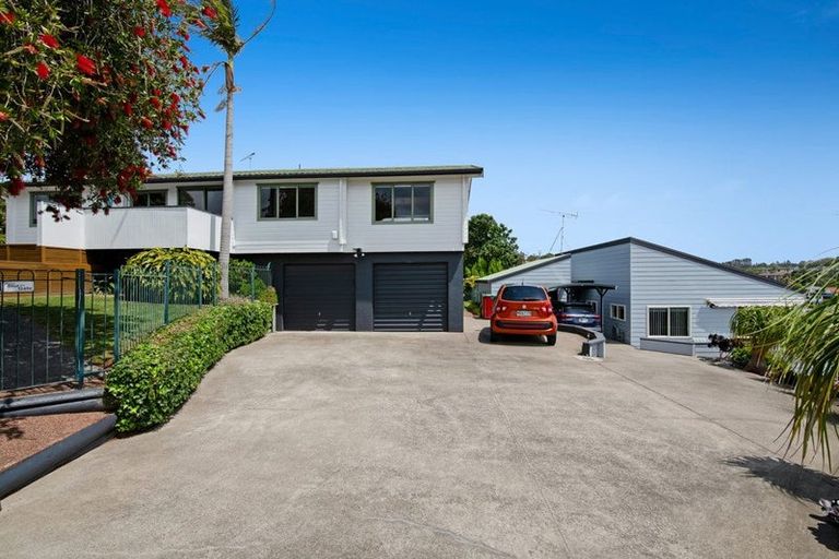 Photo of property in 8 Ngahere Views, Orewa, 0931