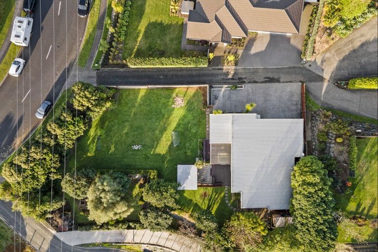 Photo of property in 23 Heta Road, Highlands Park, New Plymouth, 4312