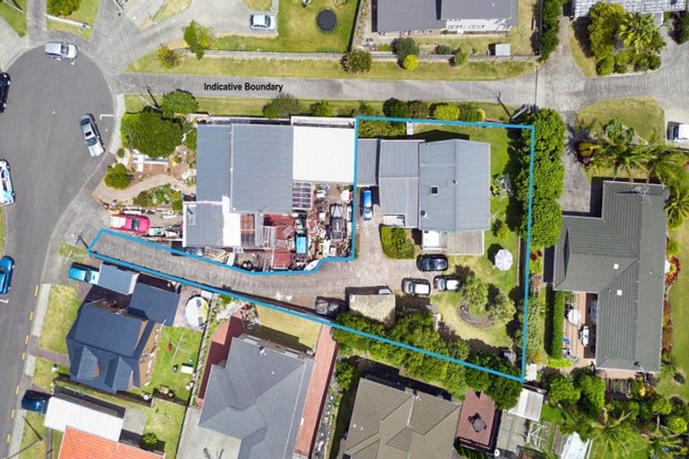 Photo of property in 3 Hillary Heights Avenue, Glendene, Auckland, 0602