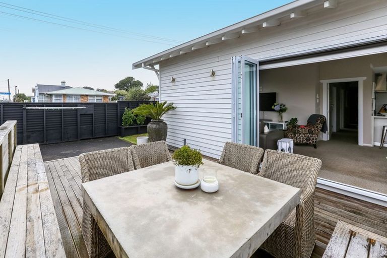 Photo of property in 70 Lemon Street, New Plymouth, 4310