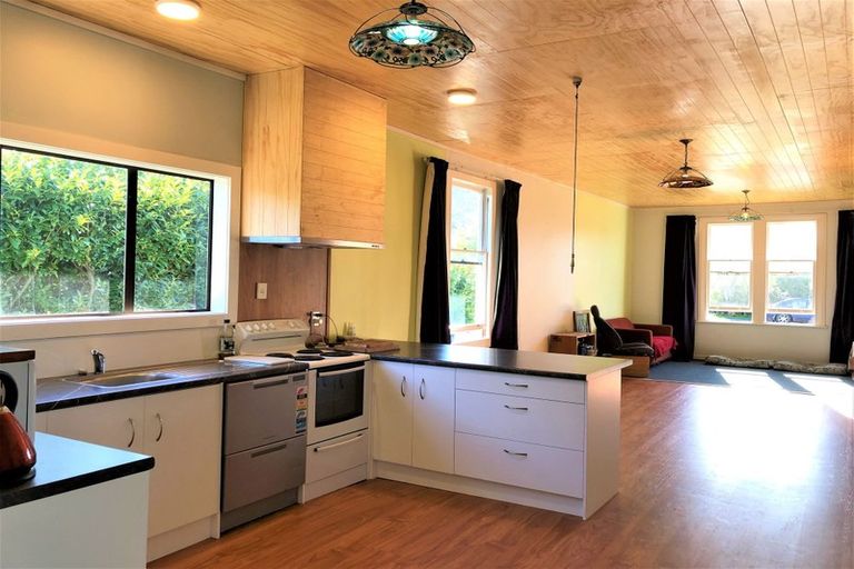 Photo of property in 8 Howard Street, Gore, 9710