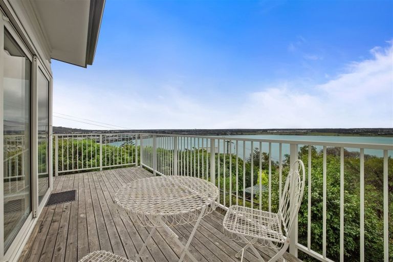 Photo of property in 43 Saint Andrews Hill Road, Mount Pleasant, Christchurch, 8081