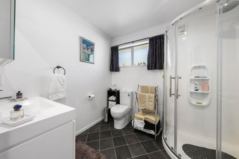 Photo of property in 33 Wairau Road, Picton, 7220