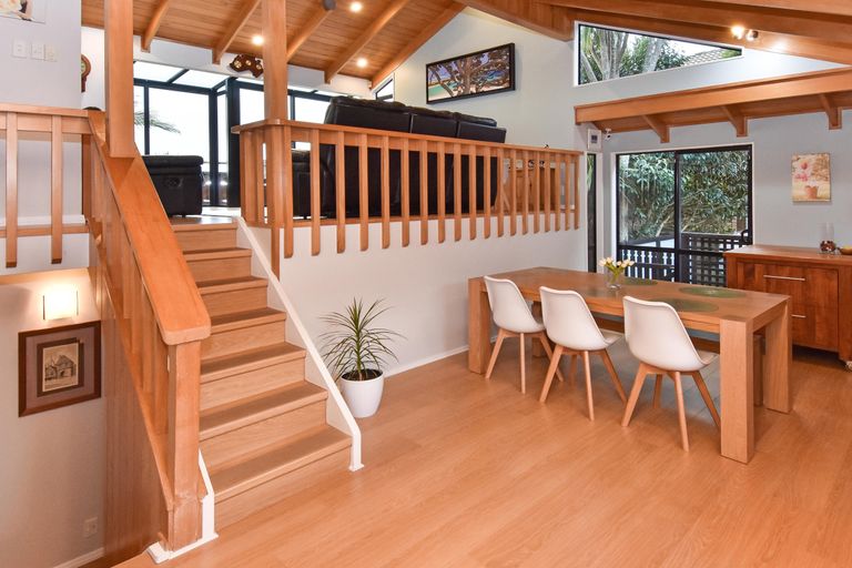 Photo of property in 2/112 Litten Road, Cockle Bay, Auckland, 2014