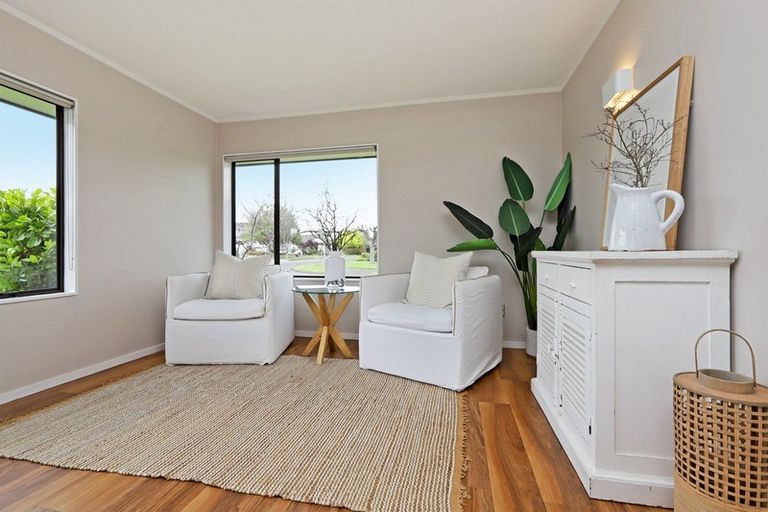 Photo of property in 2 Alley Place, Taradale, Napier, 4112