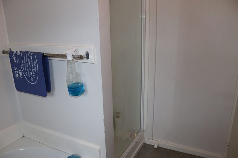 Photo of property in 2/199 Henderson Valley Road, Henderson, Auckland, 0612