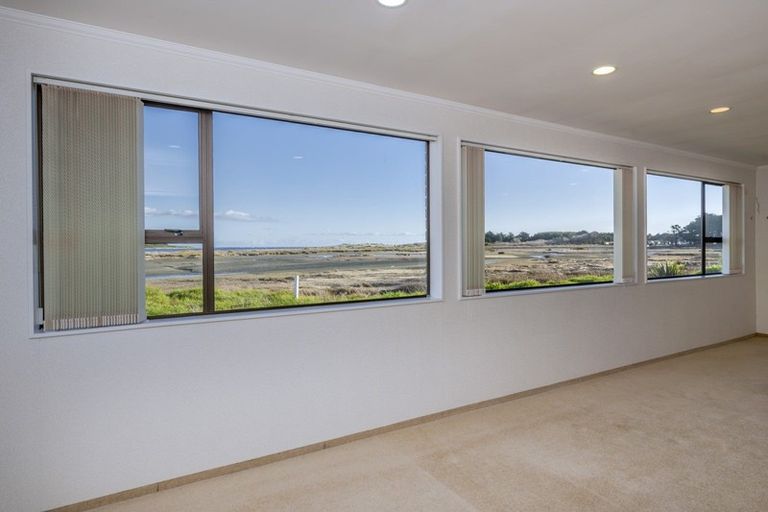 Photo of property in 9 Dawick Street, Foxton Beach, Foxton, 4815