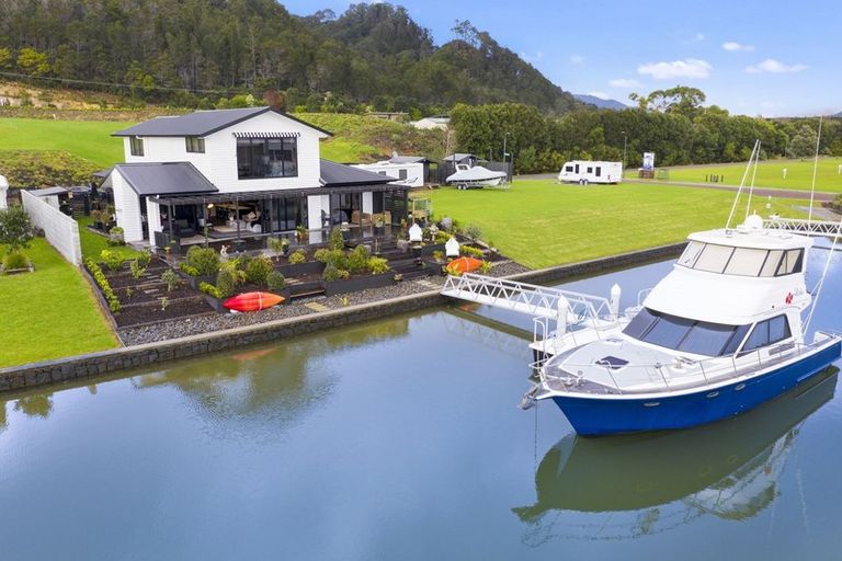 Photo of property in 304 Waterways Parade, Pauanui, Hikuai, 3579