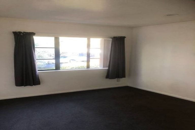 Photo of property in 2/26 Waratah Street, Birkenhead, Auckland, 0626