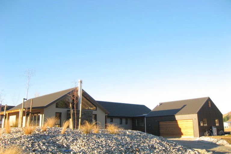 Photo of property in 19 Mathias Terrace, Arthurs Point, Queenstown, 9371