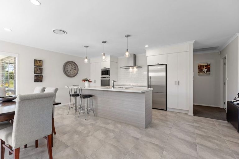 Photo of property in 10 Montia Close, Papamoa Beach, Papamoa, 3118