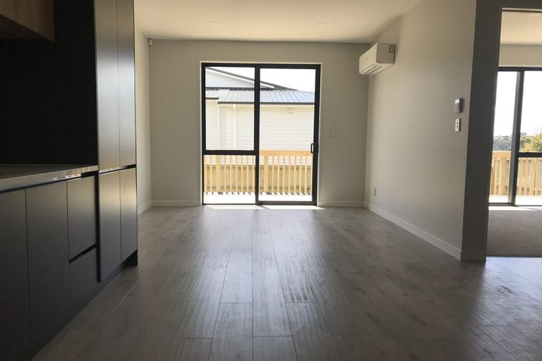 Photo of property in 27 Craigs Way, Hobsonville, Auckland, 0616